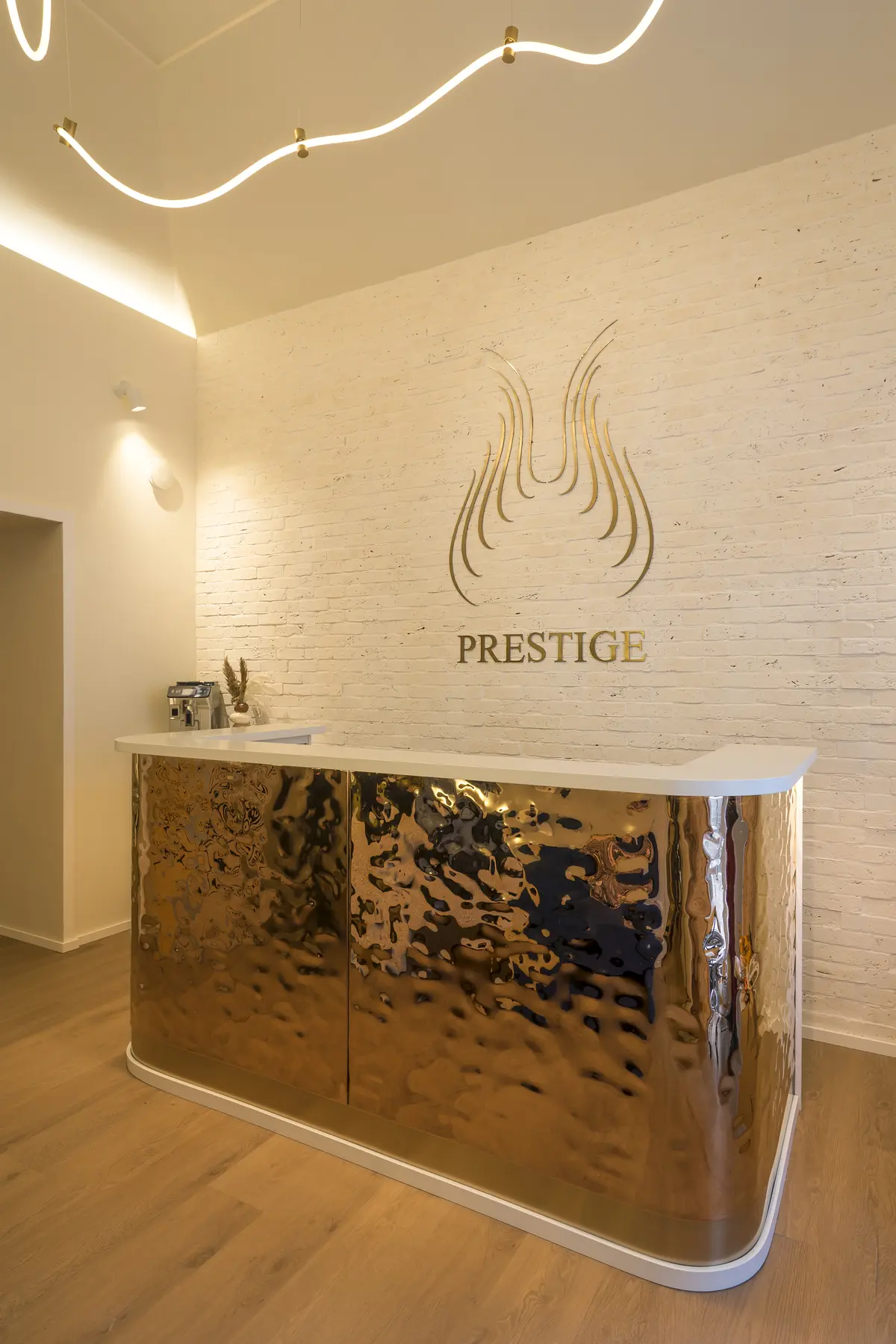 Salón, Husitská - elegantní a minimalistický design interiéru