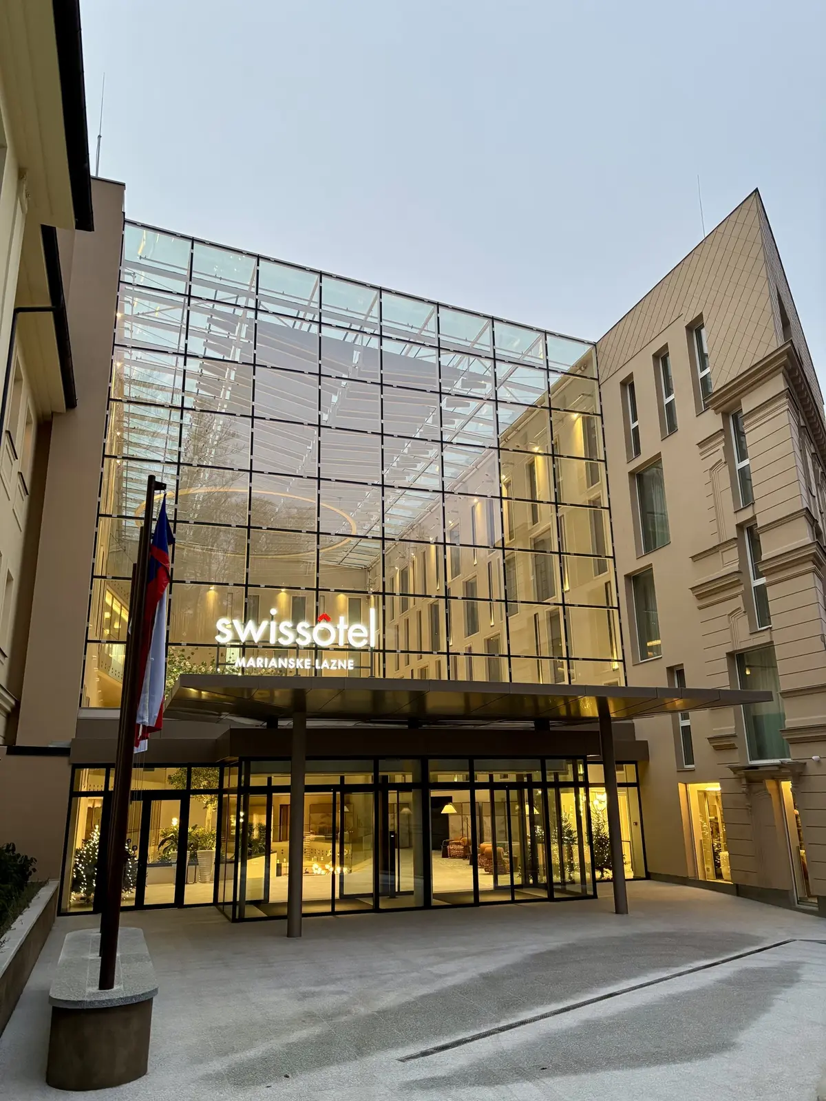 Swissôtel Atmosféra 9